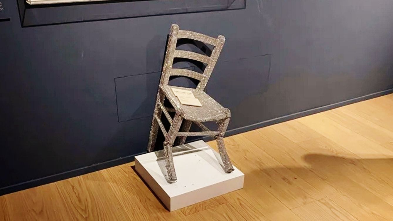 ‘ÁC MỘNG’ BẢO VẬT NGHỆ THUẬT TRỞ THÀNH ĐẠO CỤ SỐNG ẢO